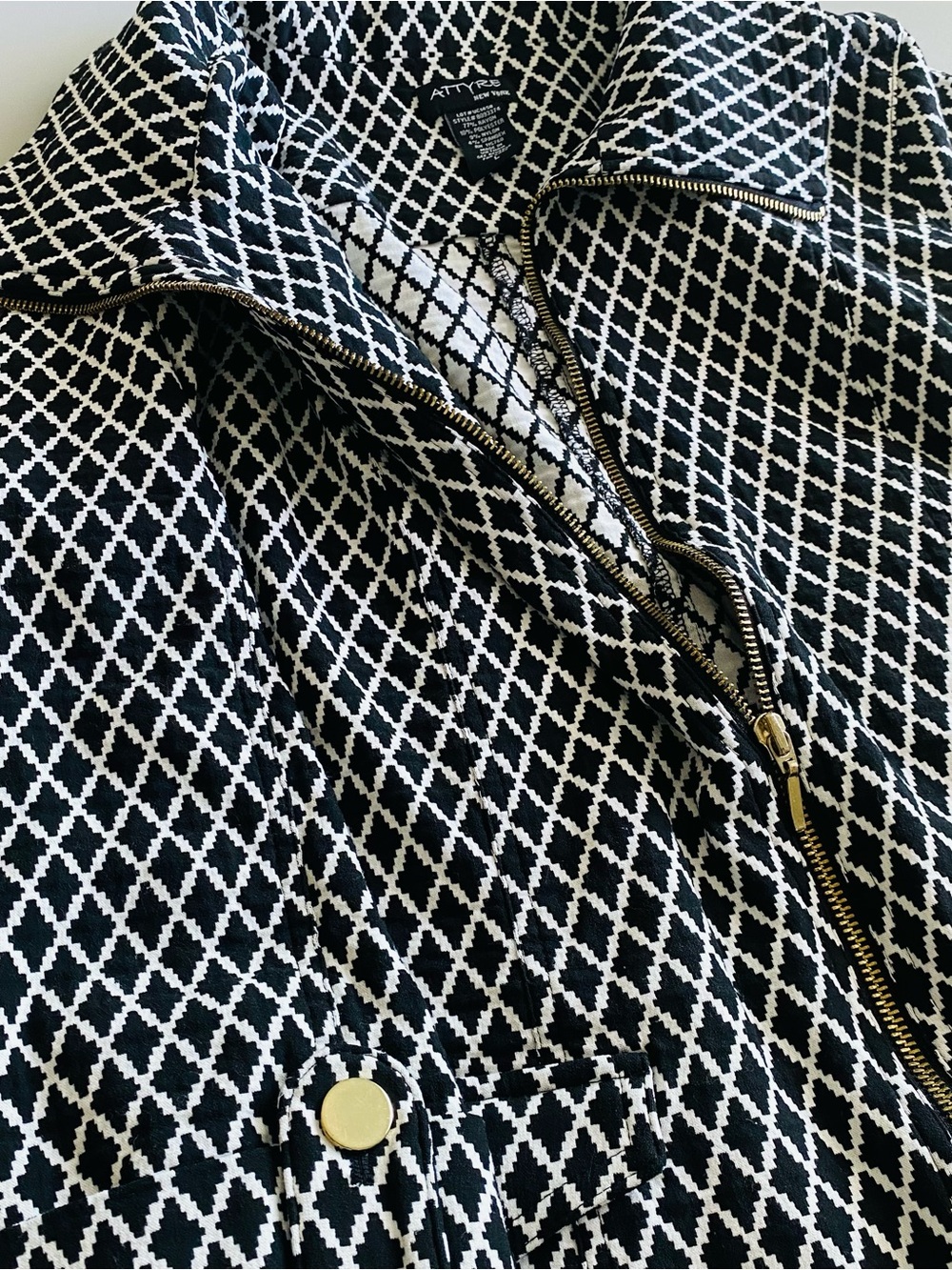 Attyre New York 3/4 Sleeve Black & White Diamond-Pattern Zip Front Jacket - Picture 5 of 8